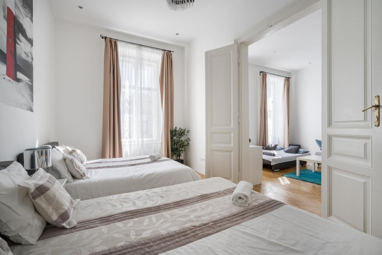 Real Apartments Vadasz Budapest Exteriör bild